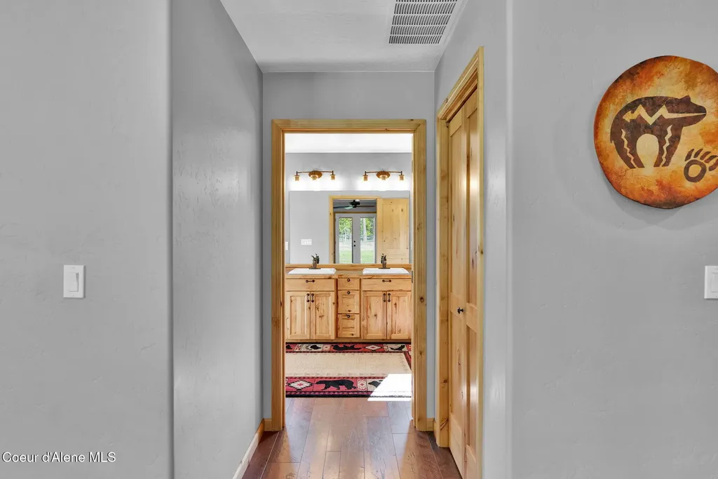 386 Ursa Lane Priest River ID 83856