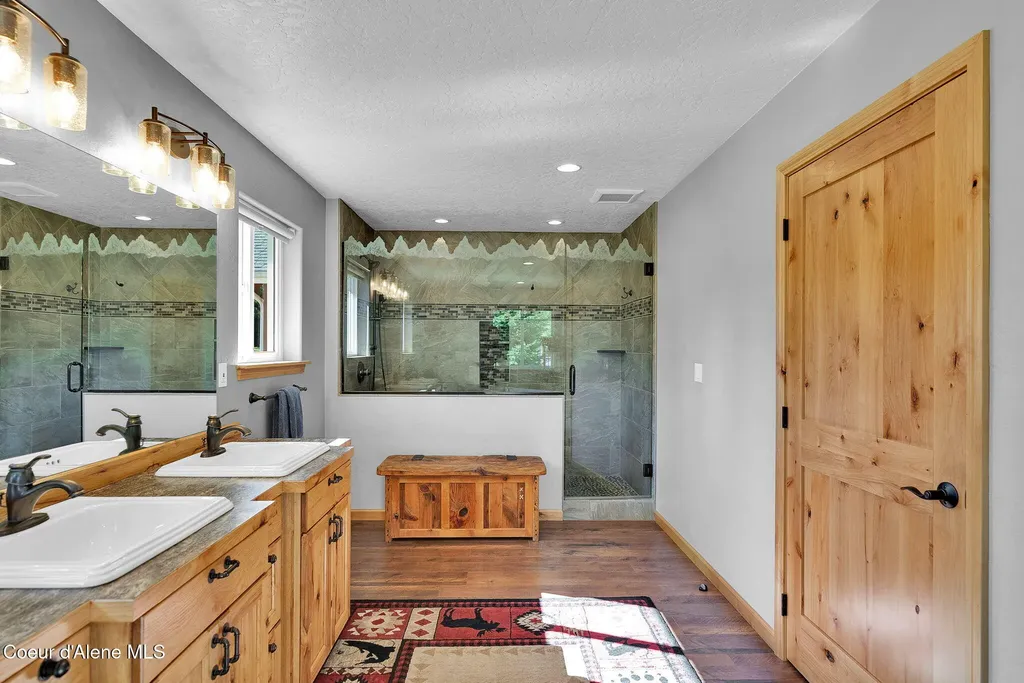 386 Ursa Lane Priest River ID 83856