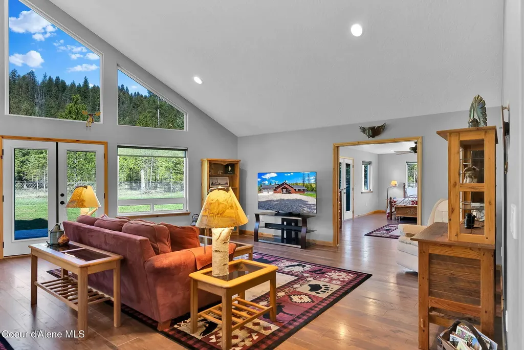 386 Ursa Lane Priest River ID 83856