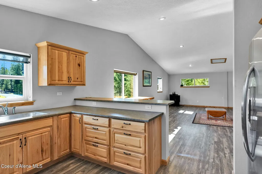 386 Ursa Lane Priest River ID 83856