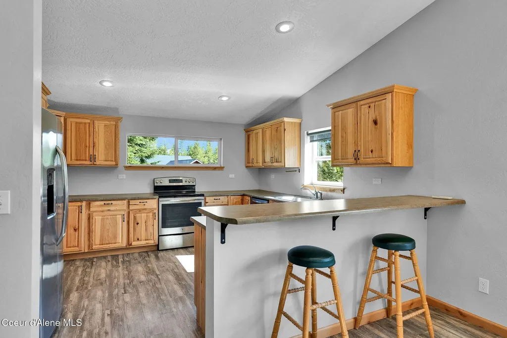 386 Ursa Lane Priest River ID 83856