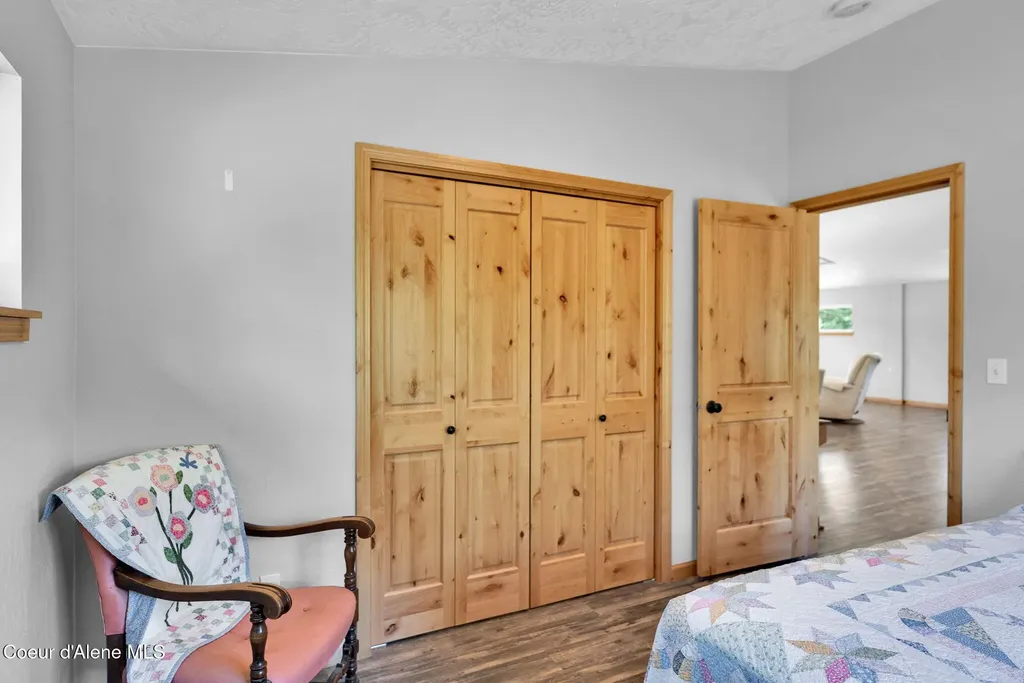 386 Ursa Lane Priest River ID 83856