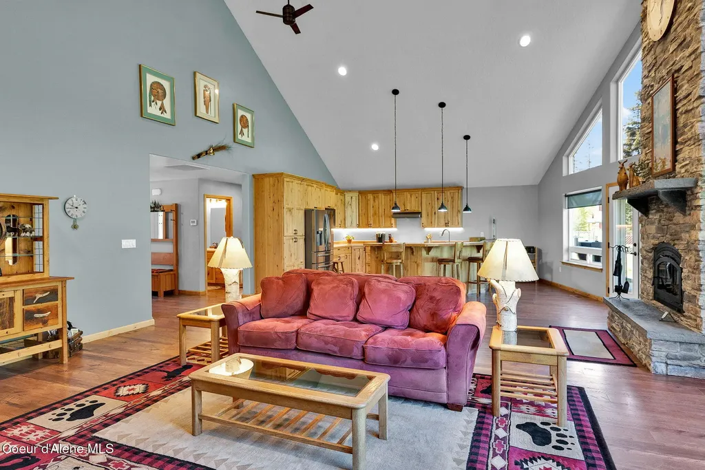 386 Ursa Lane Priest River ID 83856
