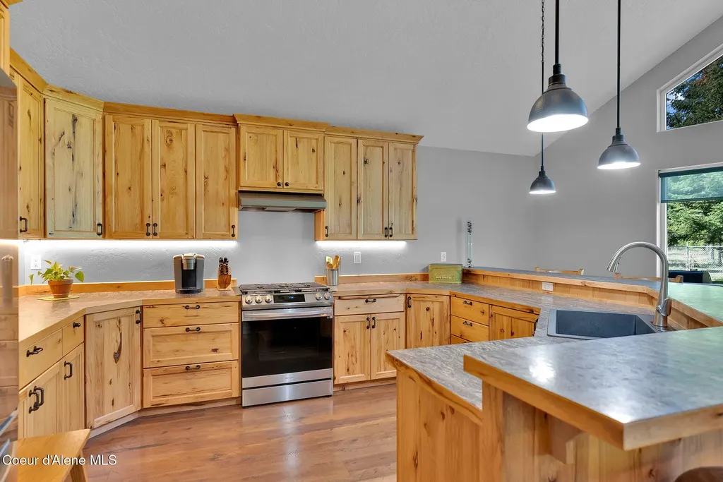 386 Ursa Lane Priest River ID 83856