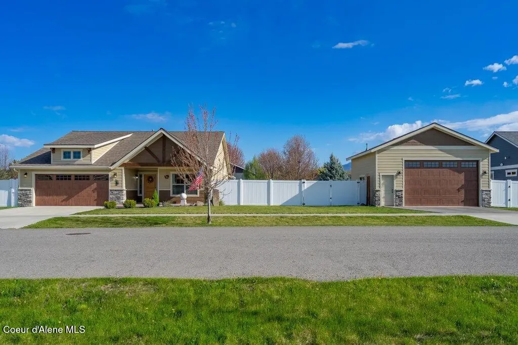 1546 W Wayward Circle Post Falls ID 83854