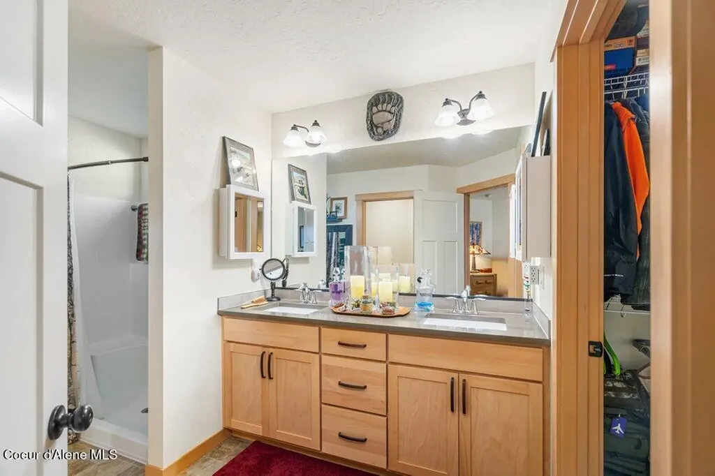1546 W Wayward Circle Post Falls ID 83854