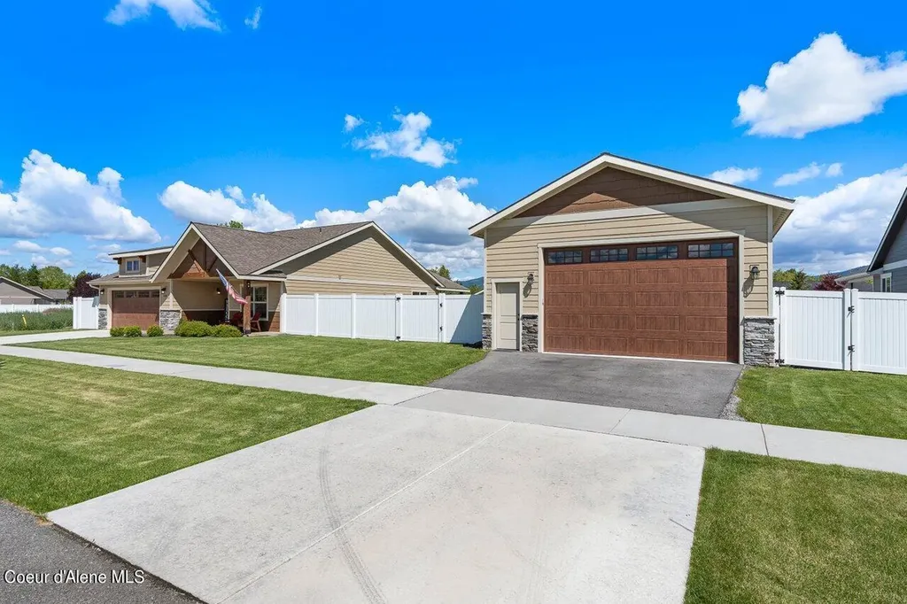 1546 W Wayward Circle Post Falls ID 83854