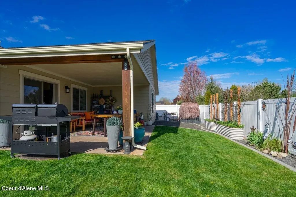 1546 W Wayward Circle Post Falls ID 83854