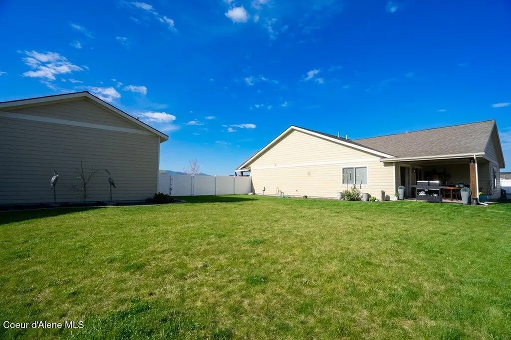 1546 W Wayward Circle Post Falls ID 83854