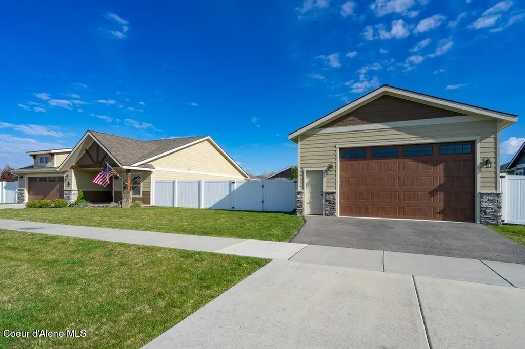 1546 W Wayward Circle Post Falls ID 83854