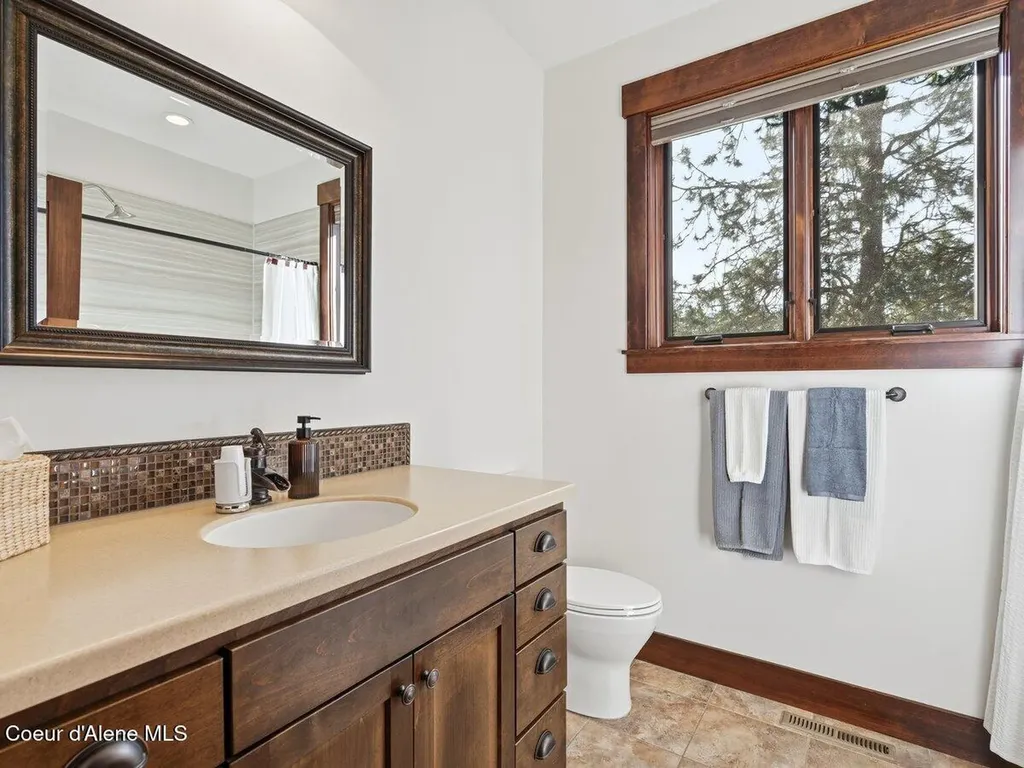 1372 E Hofmeister Court Hayden Lake ID 83835
