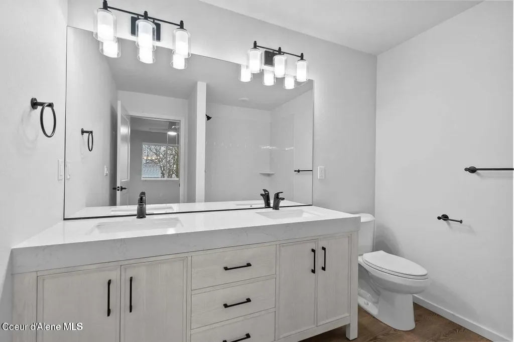 9824 N Laylin Circle Hayden ID 83835
