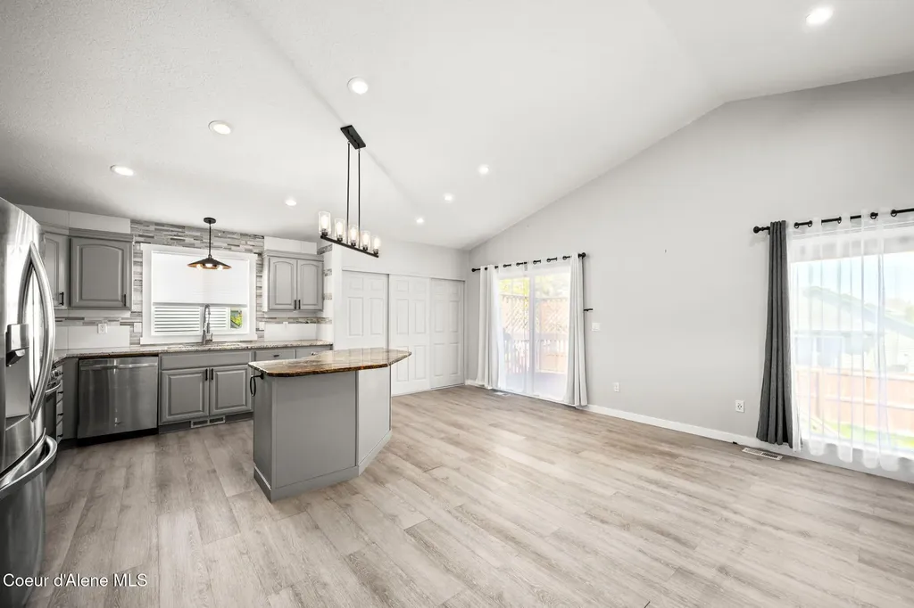 2617 W Blueberry Circle Hayden ID 83835
