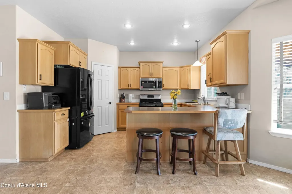 2800 E Thrush Drive Post Falls ID 83854