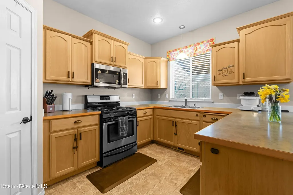 2800 E Thrush Drive Post Falls ID 83854