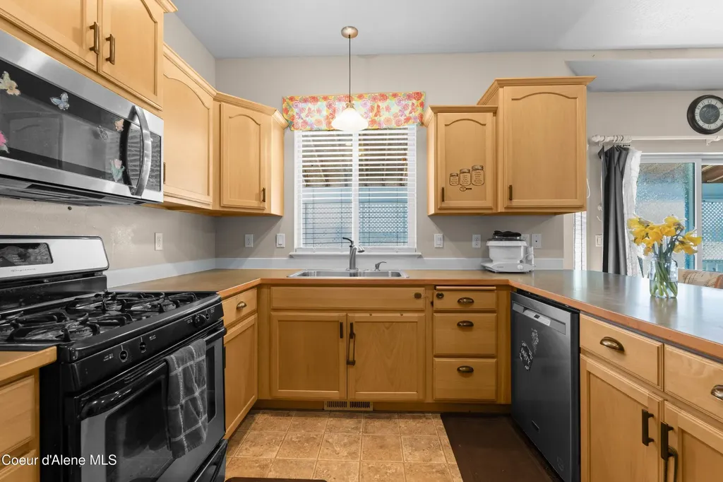 2800 E Thrush Drive Post Falls ID 83854