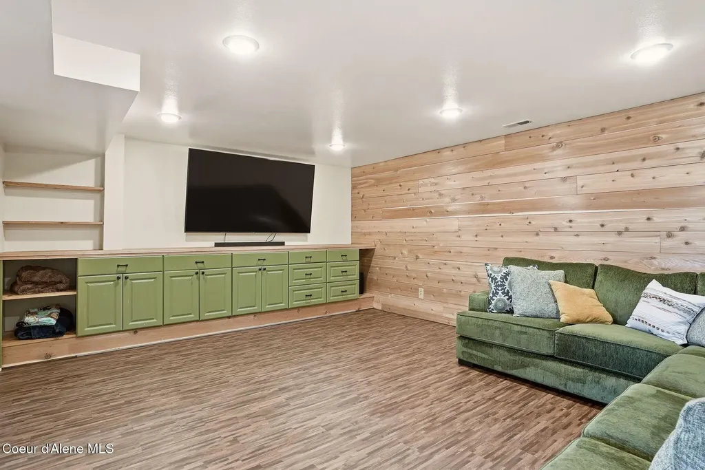 16696 W Hollister Hills Drive Hauser ID 83854