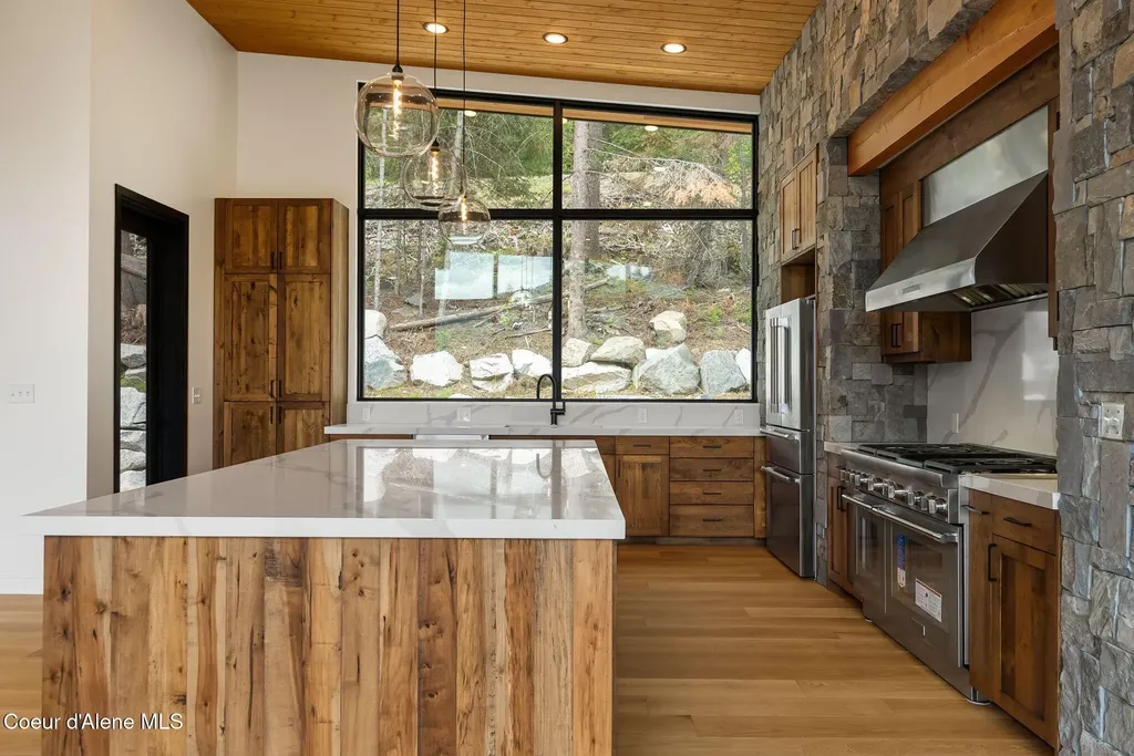 292 Fairway View Drive Sandpoint ID 83864