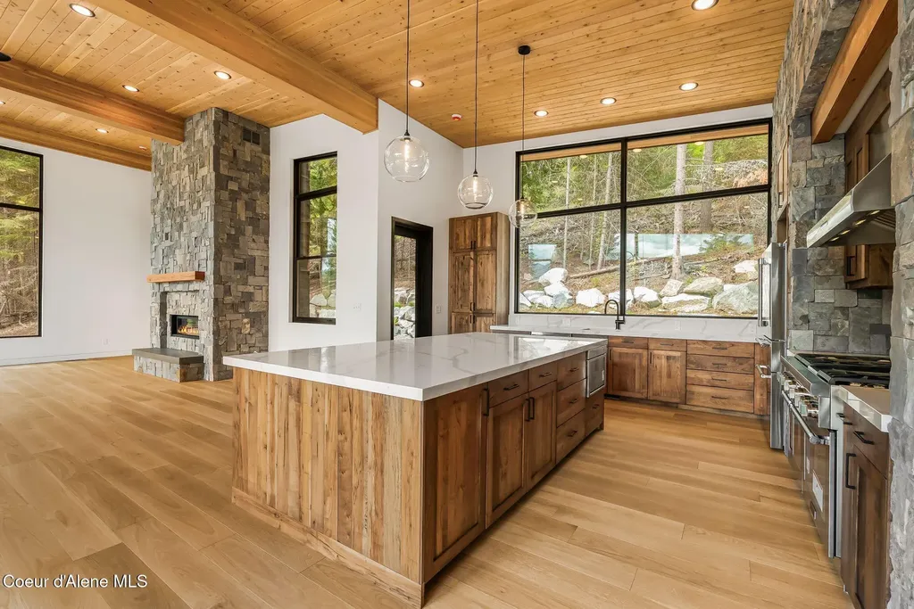 292 Fairway View Drive Sandpoint ID 83864