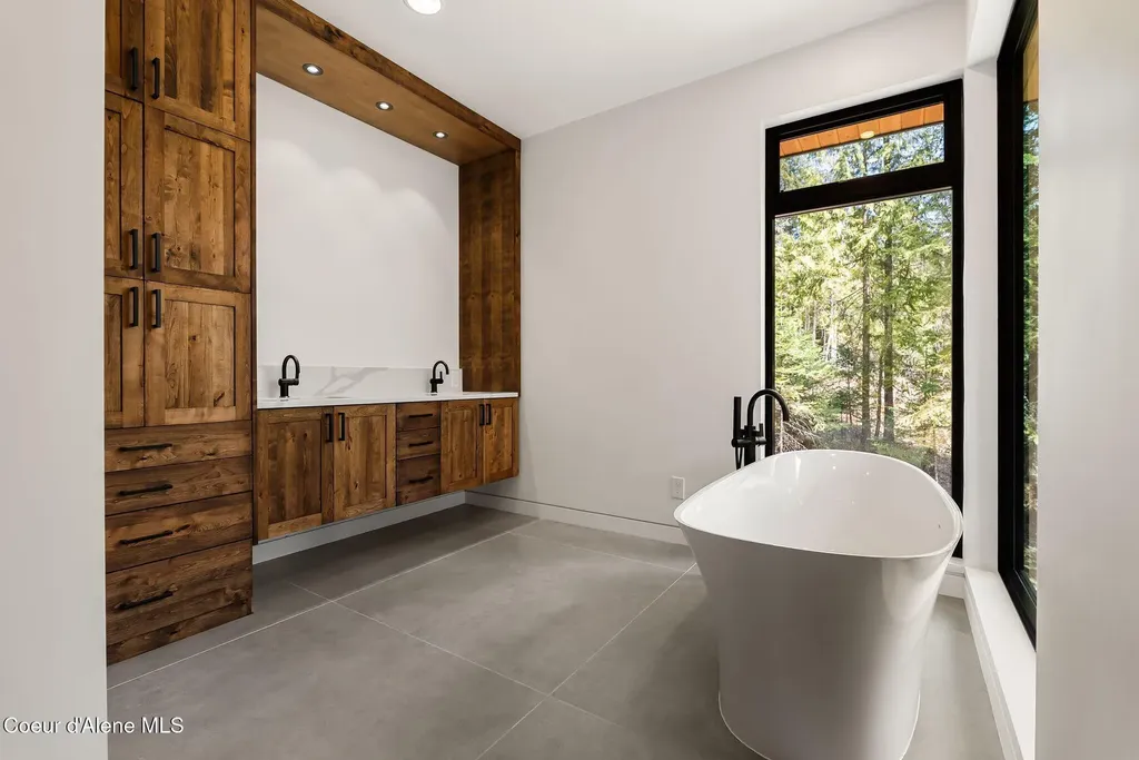 292 Fairway View Drive Sandpoint ID 83864