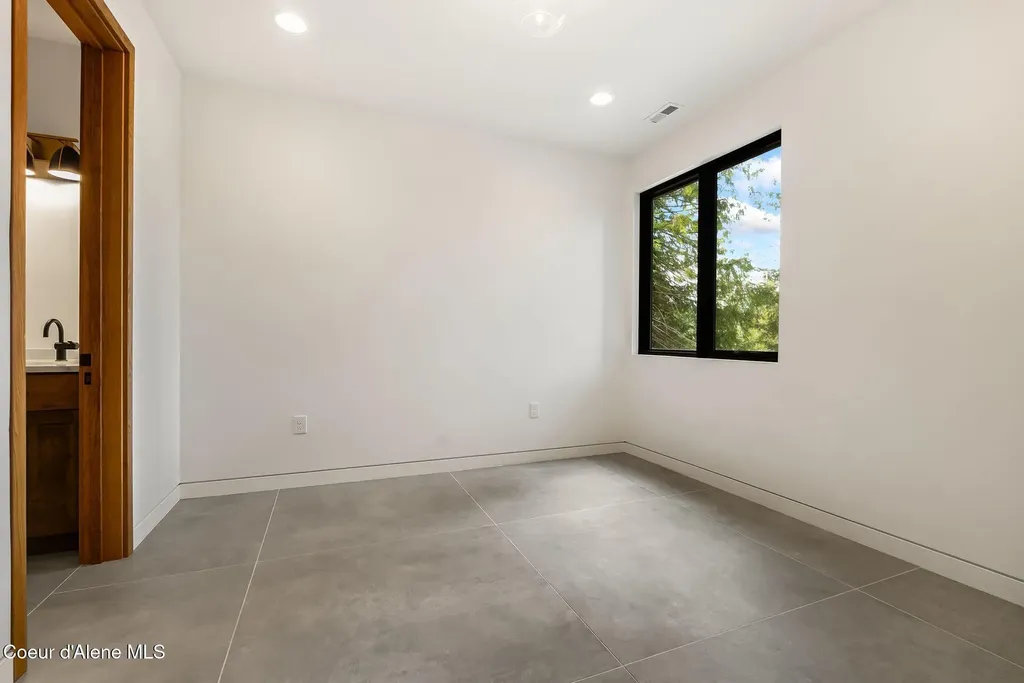 292 Fairway View Drive Sandpoint ID 83864