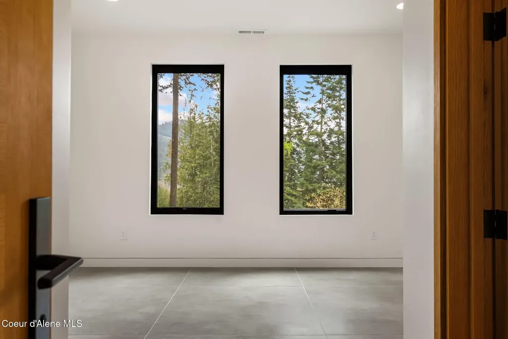 292 Fairway View Drive Sandpoint ID 83864