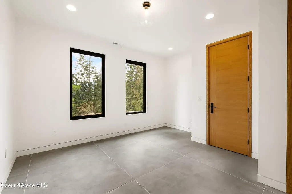 292 Fairway View Drive Sandpoint ID 83864