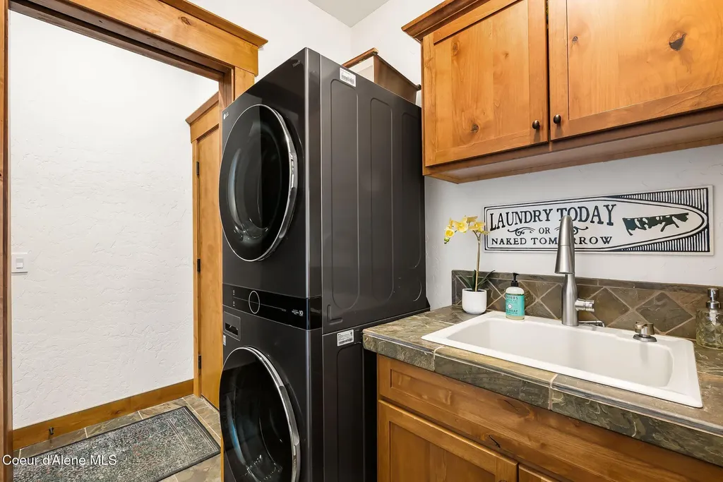 356 N Idaho Club Drive Sandpoint ID 83864