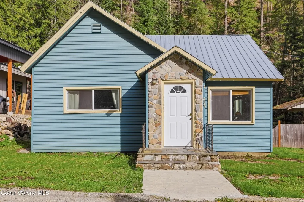 452 2nd Street Mullan ID 83846