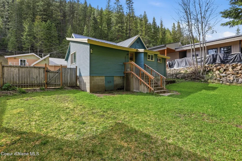 452 2nd Street Mullan ID 83846