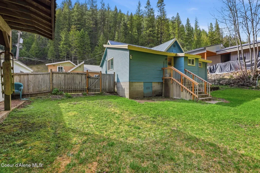 452 2nd Street Mullan ID 83846