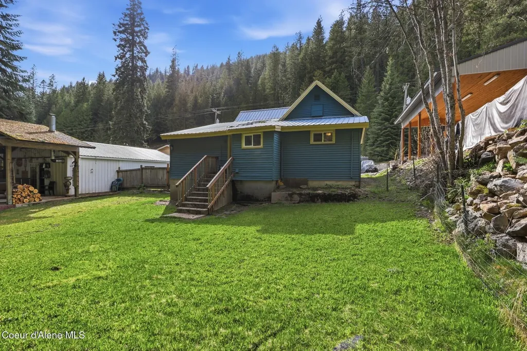452 2nd Street Mullan ID 83846