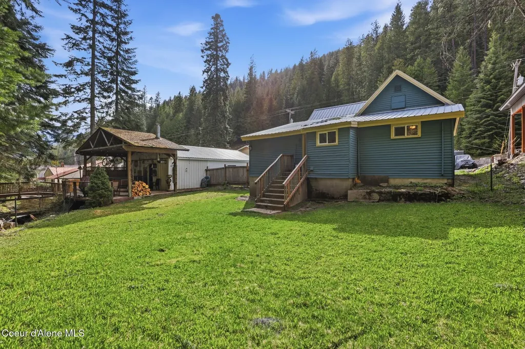 452 2nd Street Mullan ID 83846