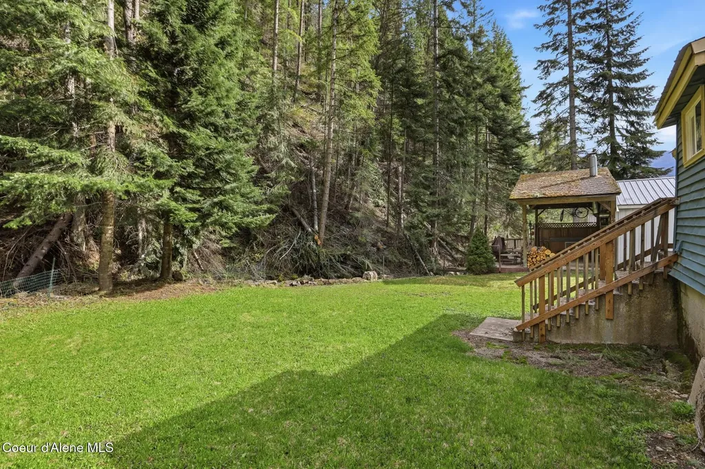 452 2nd Street Mullan ID 83846