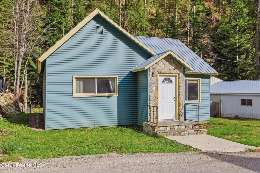 452 2nd Street Mullan ID 83846