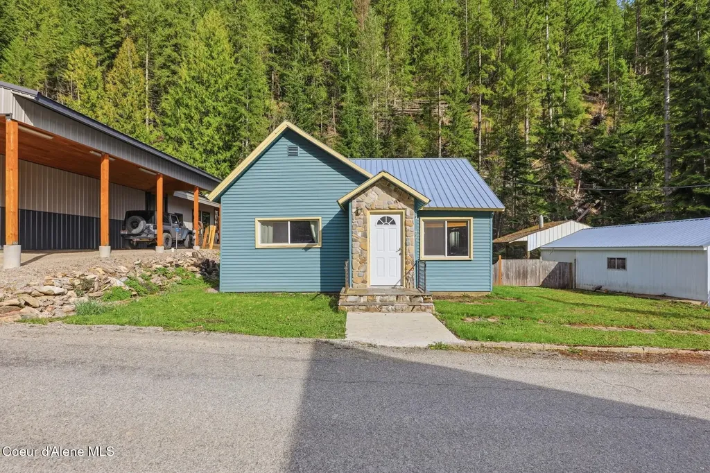 452 2nd Street Mullan ID 83846