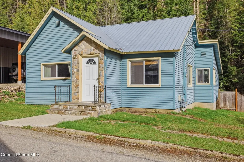 452 2nd Street Mullan ID 83846