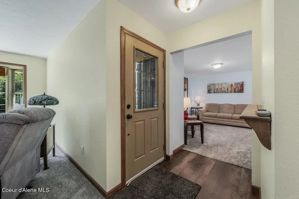 6364 Bottle Bay Road Sagle ID 83860