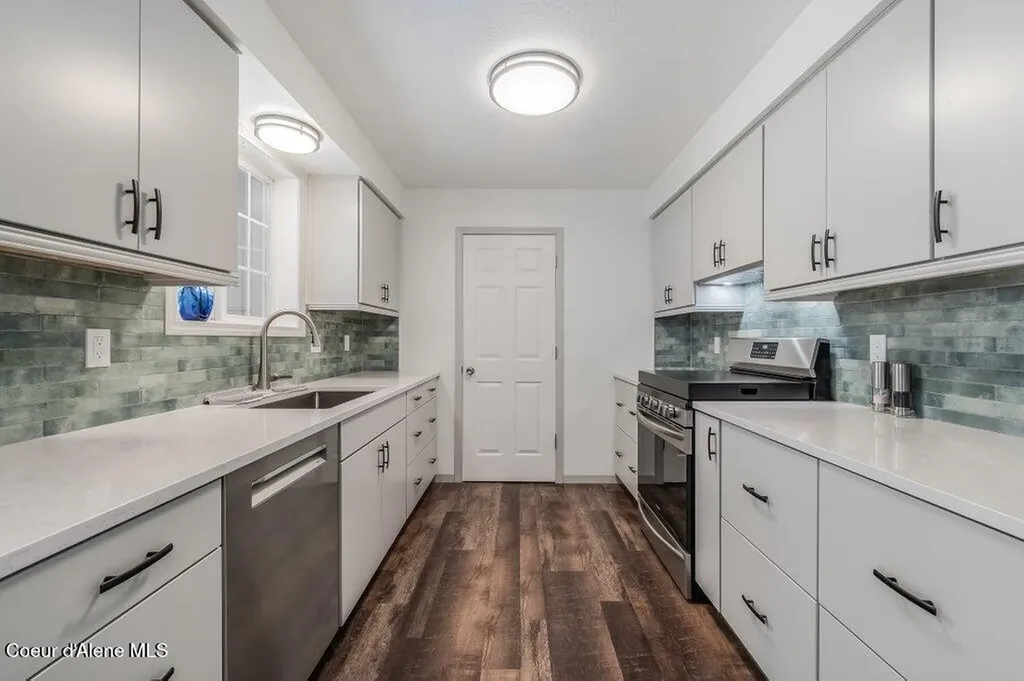 6364 Bottle Bay Road Sagle ID 83860