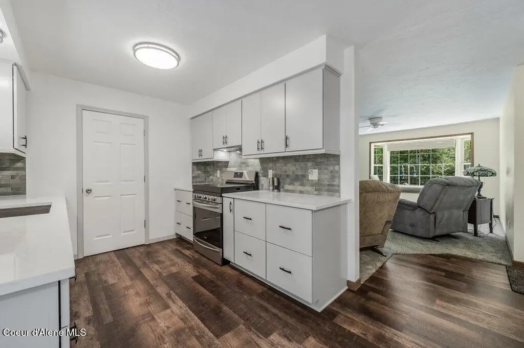 6364 Bottle Bay Road Sagle ID 83860