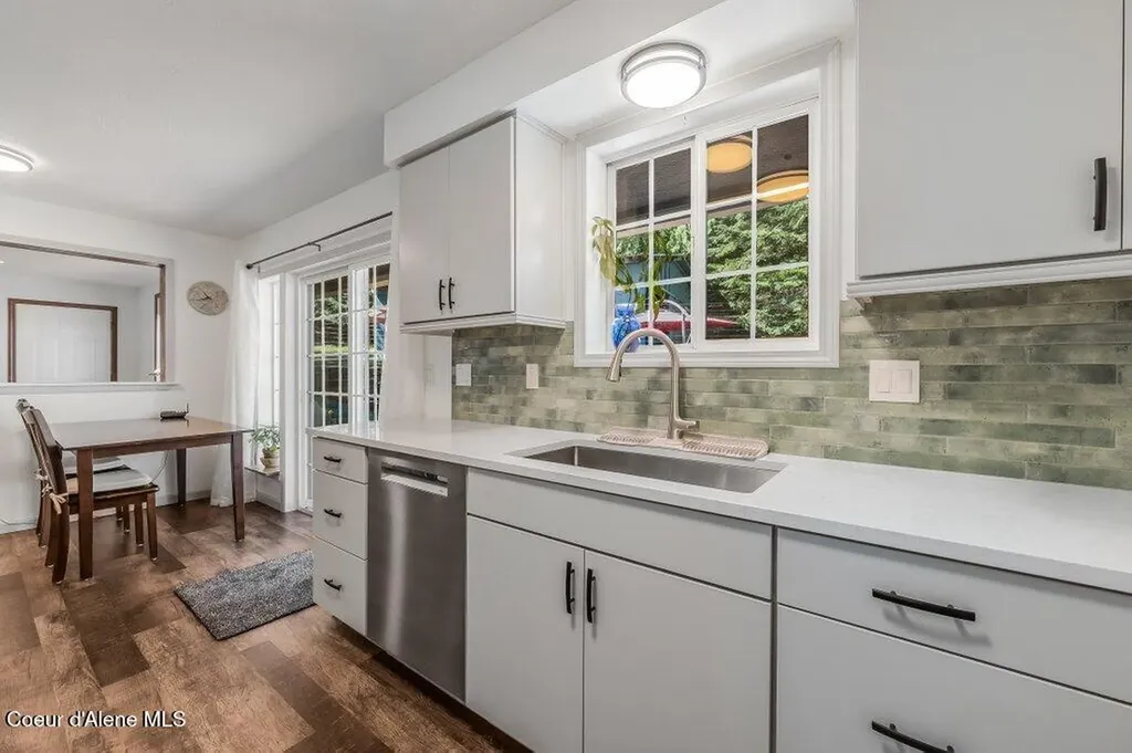 6364 Bottle Bay Road Sagle ID 83860