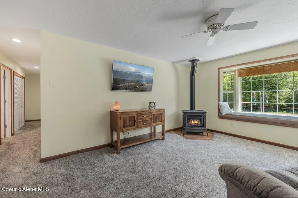 6364 Bottle Bay Road Sagle ID 83860