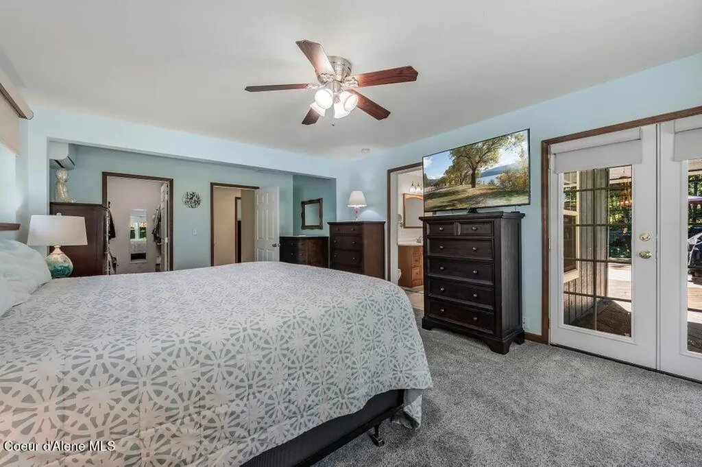 6364 Bottle Bay Road Sagle ID 83860