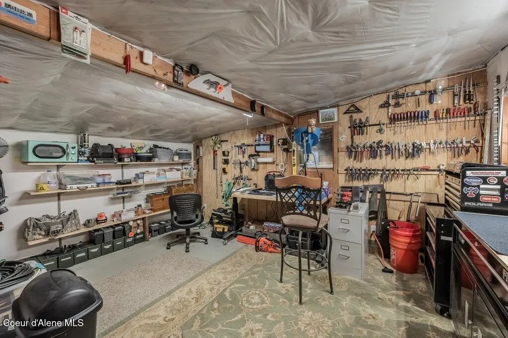 6364 Bottle Bay Road Sagle ID 83860
