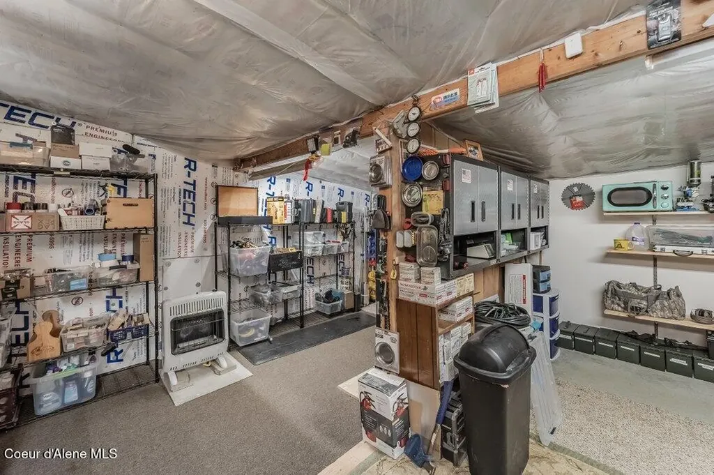 6364 Bottle Bay Road Sagle ID 83860