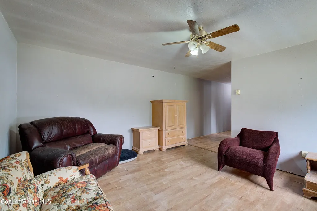 4799 Highway 2 Priest River ID 83856