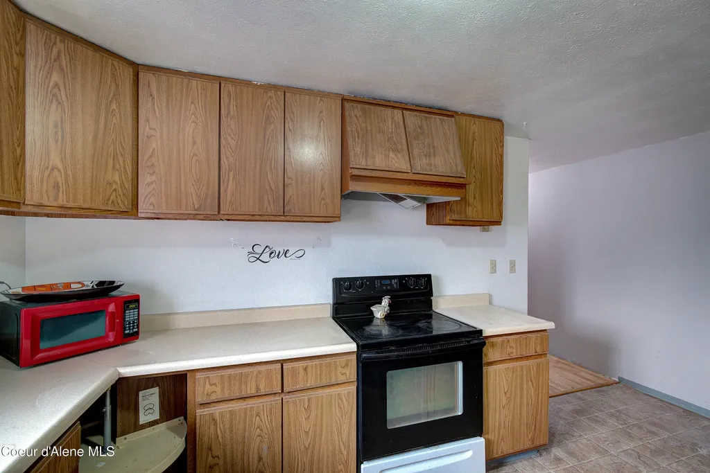 4799 Highway 2 Priest River ID 83856