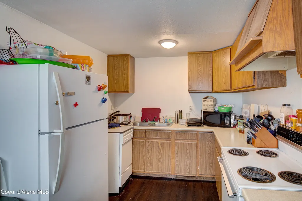 4799 Highway 2 Priest River ID 83856