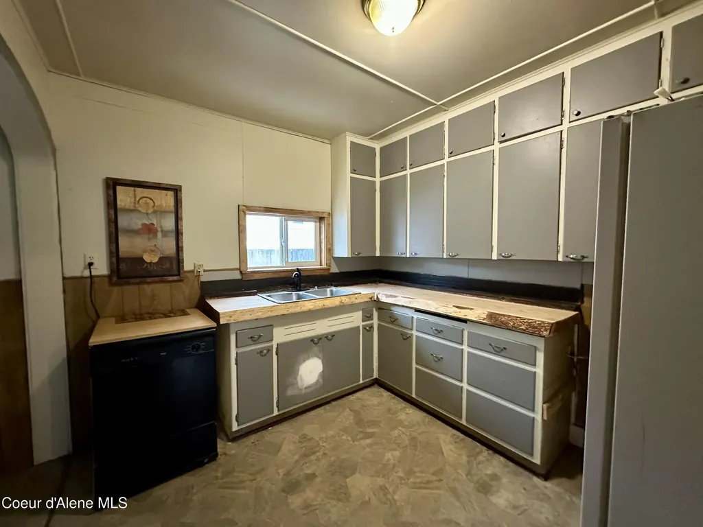 615 Earle Street Mullan ID 83846