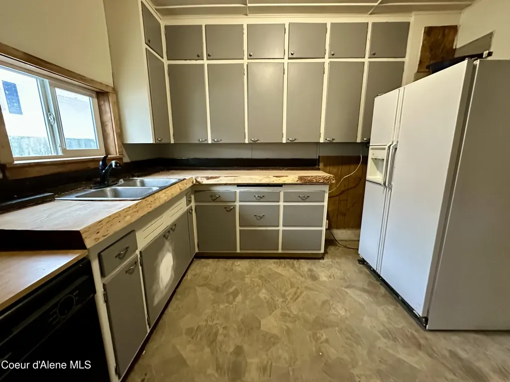 615 Earle Street Mullan ID 83846